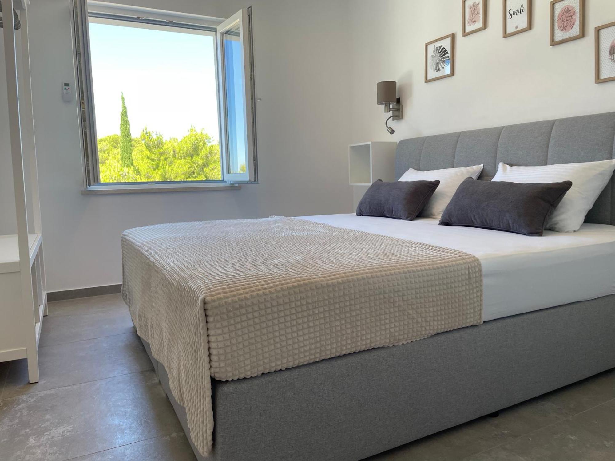 Sandra Apartments Makarska Exterior photo